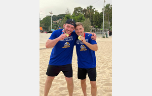 2 champions de France Beach Wrestling