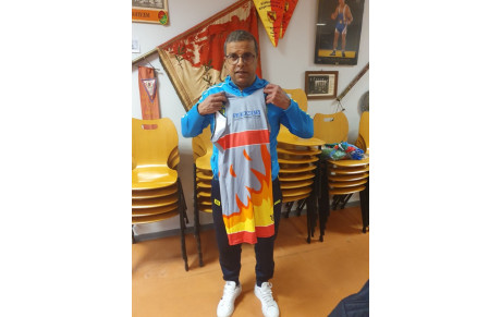 Nouveau Maillot et animateur